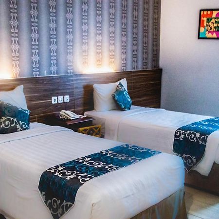 Grand Amira Hotel Solo, Azana Hotels Collection Екстер'єр фото