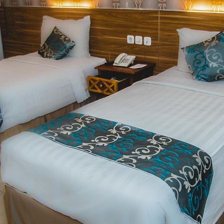 Grand Amira Hotel Solo, Azana Hotels Collection Екстер'єр фото