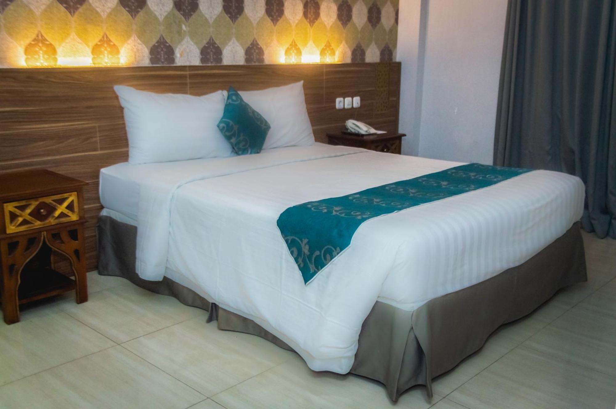Grand Amira Hotel Solo, Azana Hotels Collection Екстер'єр фото