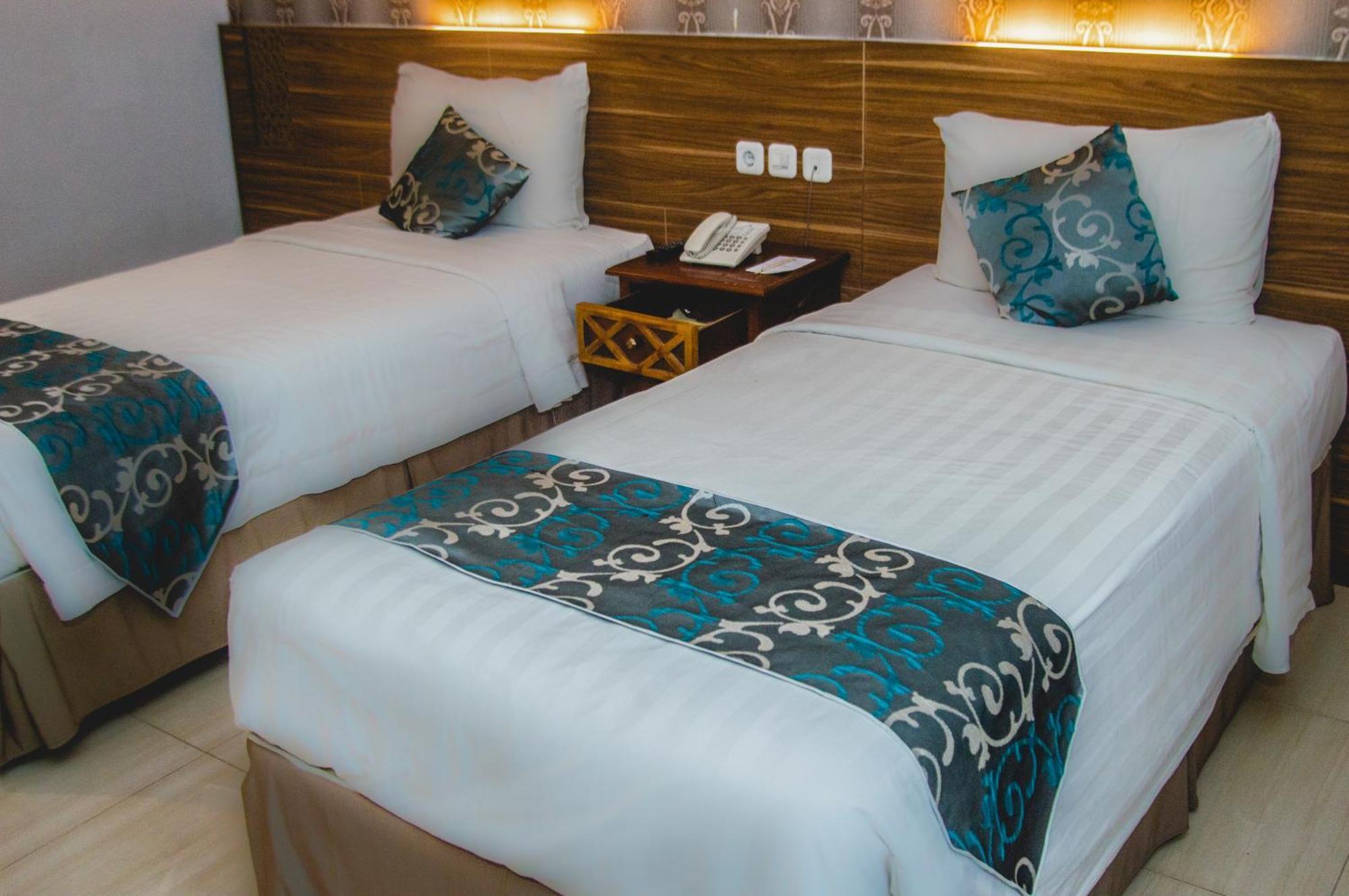 Grand Amira Hotel Solo, Azana Hotels Collection Екстер'єр фото