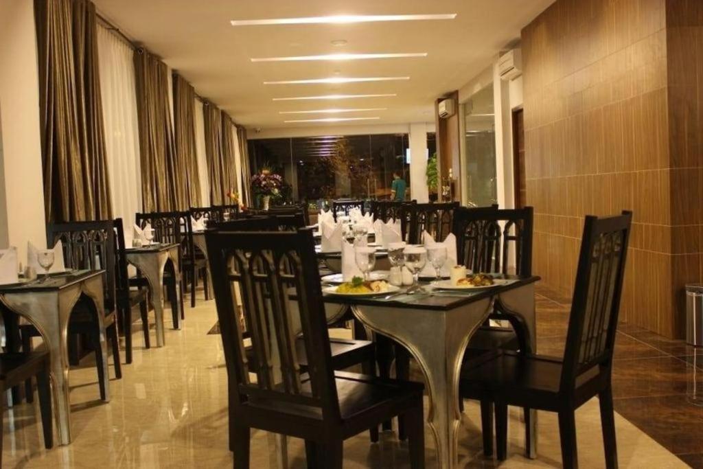 Grand Amira Hotel Solo, Azana Hotels Collection Екстер'єр фото