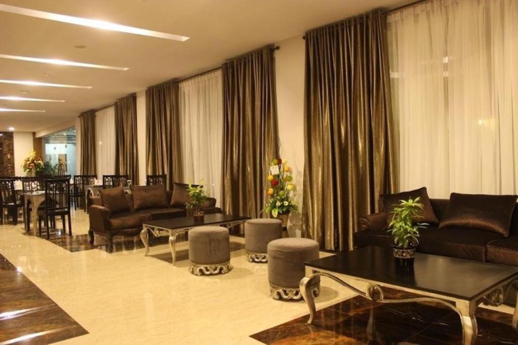 Grand Amira Hotel Solo, Azana Hotels Collection Екстер'єр фото