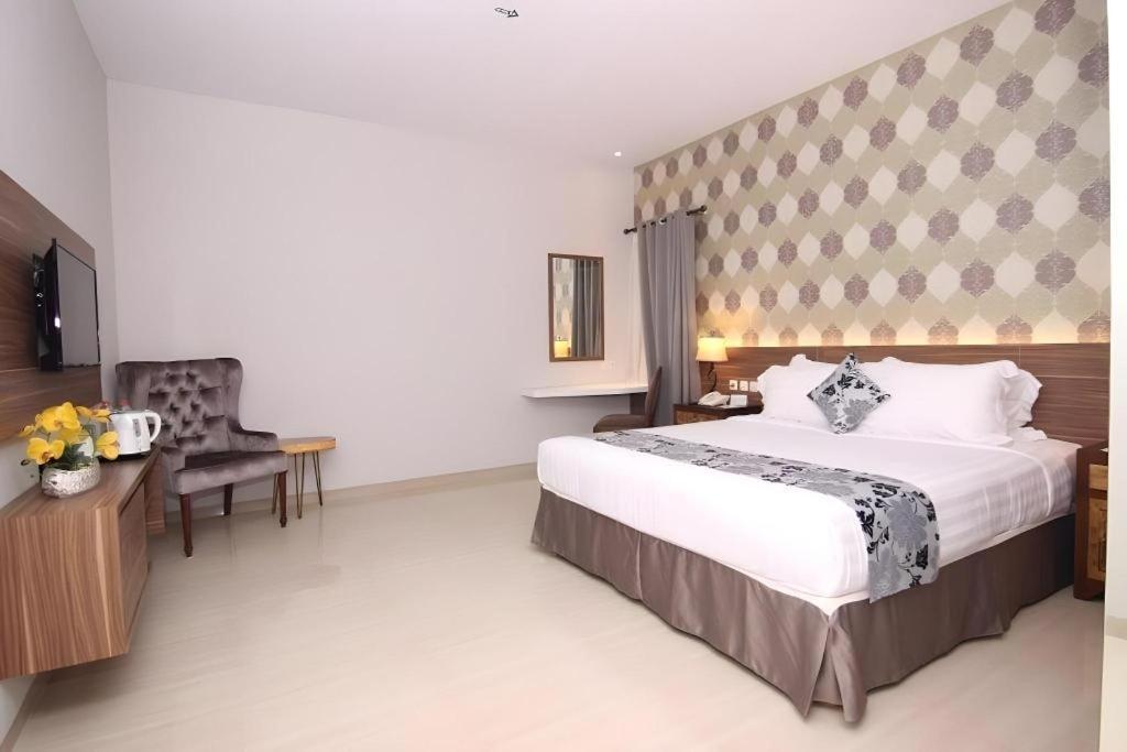 Grand Amira Hotel Solo, Azana Hotels Collection Екстер'єр фото