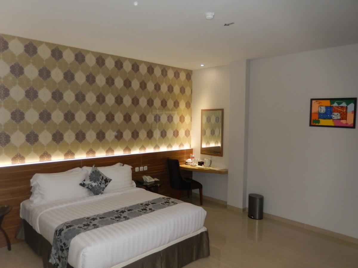 Grand Amira Hotel Solo, Azana Hotels Collection Екстер'єр фото