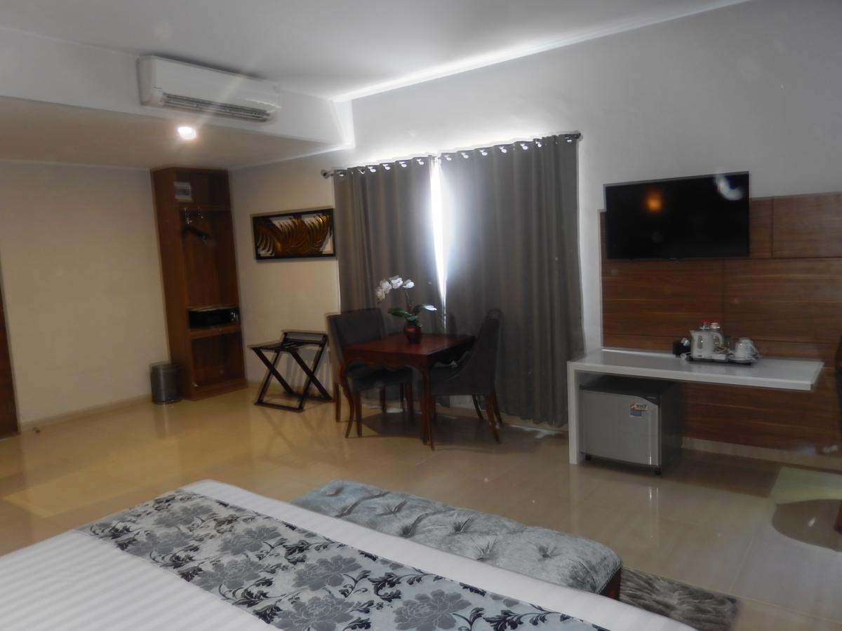 Grand Amira Hotel Solo, Azana Hotels Collection Екстер'єр фото