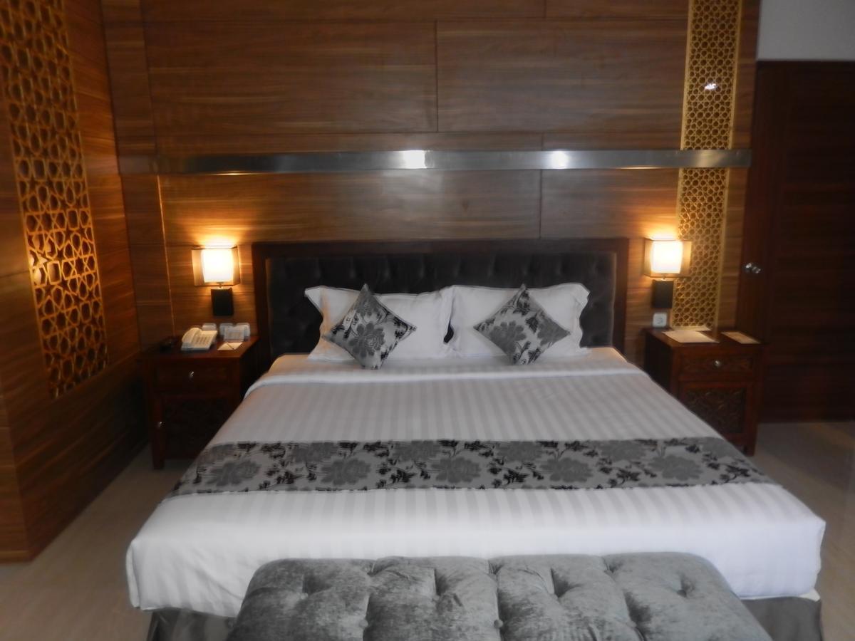 Grand Amira Hotel Solo, Azana Hotels Collection Екстер'єр фото