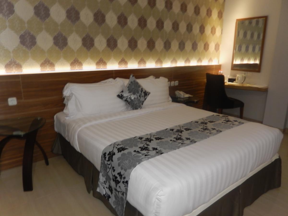 Grand Amira Hotel Solo, Azana Hotels Collection Екстер'єр фото