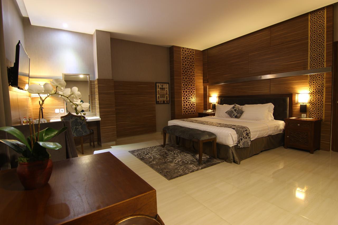 Grand Amira Hotel Solo, Azana Hotels Collection Екстер'єр фото