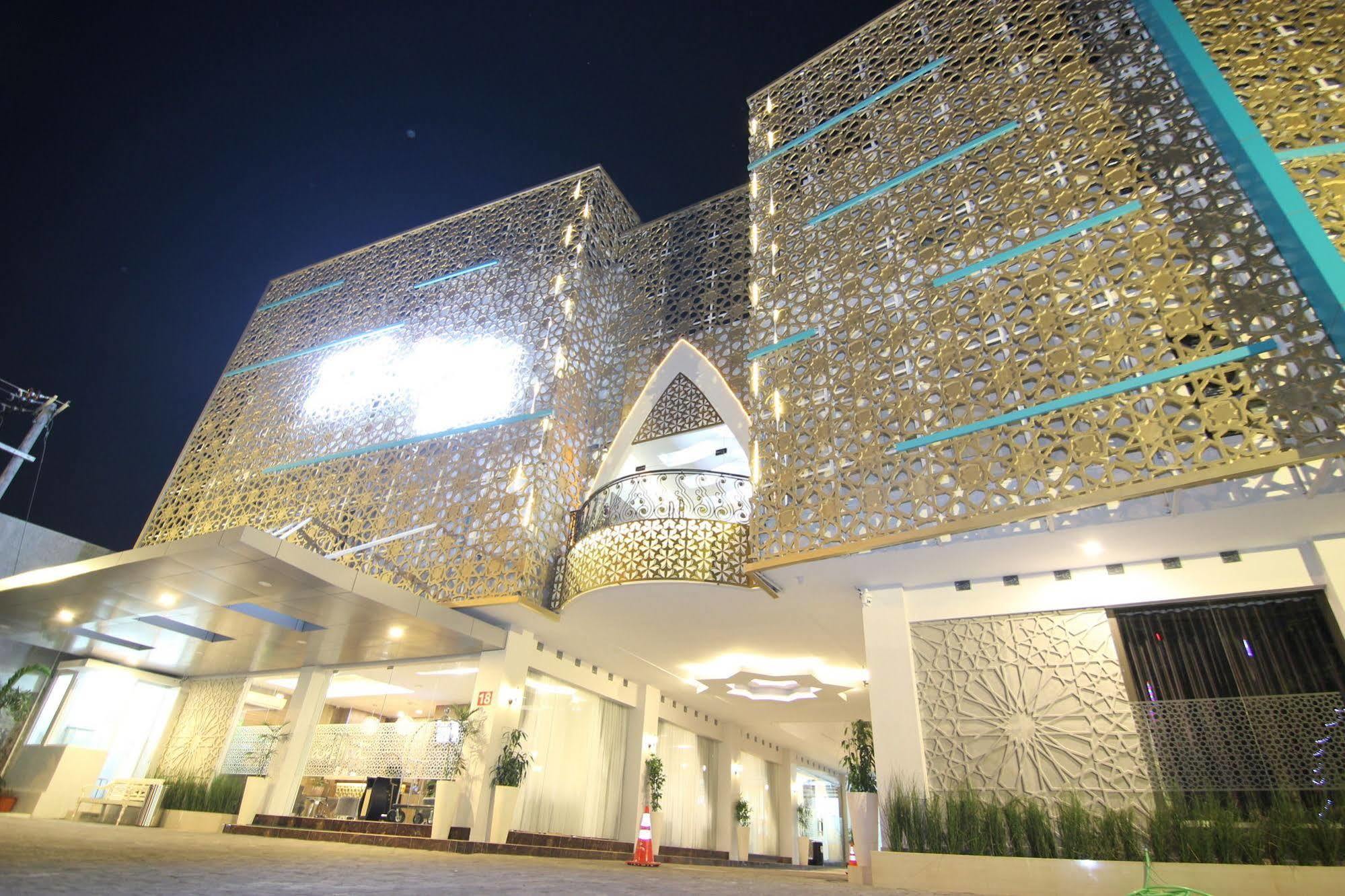 Grand Amira Hotel Solo, Azana Hotels Collection Екстер'єр фото
