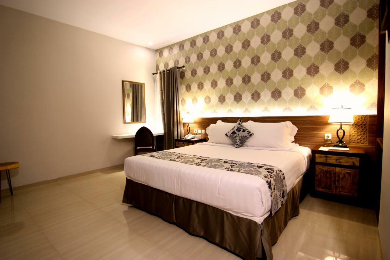 Grand Amira Hotel Solo, Azana Hotels Collection Екстер'єр фото
